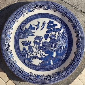 13" blue willow round serving platter